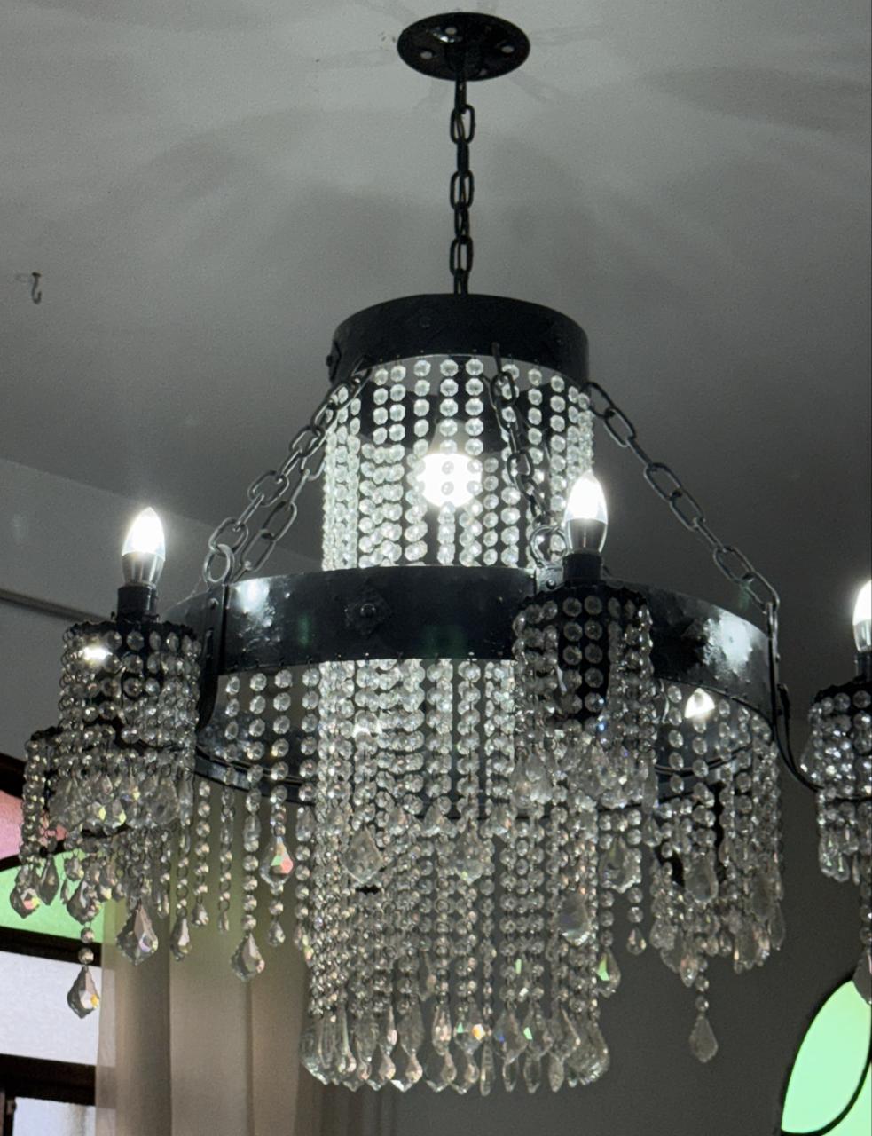 Lustre Candelabro de Ferro com Cristais Legítimos – 6 Lâmpadas